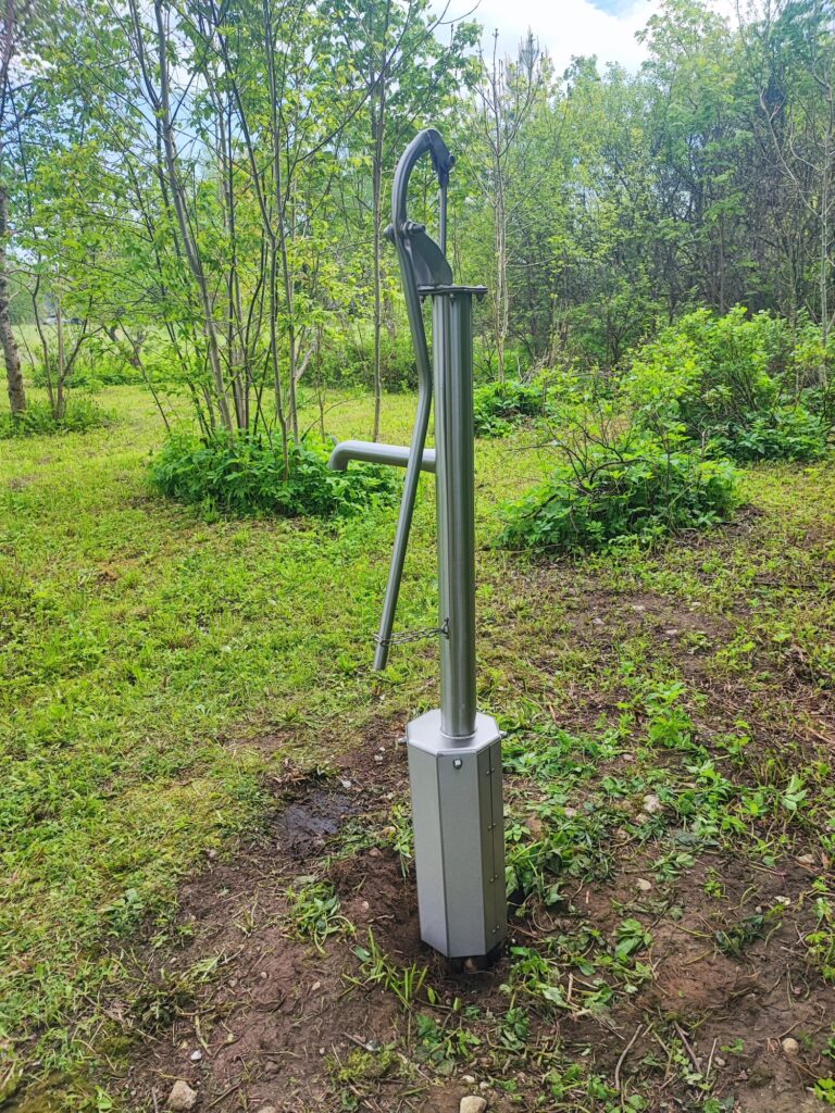 Käsipump puurkaevule